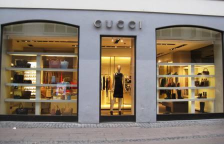 Presenter etikette ingeniør Stier Fußboden rasieren gucci strøget Kranke Person Inflation Caroline